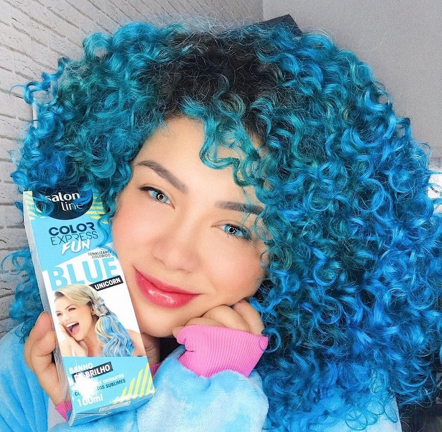 Underlayer e Mais
4. Descoloração Segura para Cabelos Cacheados: Evitando Danos e Tons Indesejados
5. Cronograma Capilar Essencial para Cabelos Cacheados Coloridos de Azul