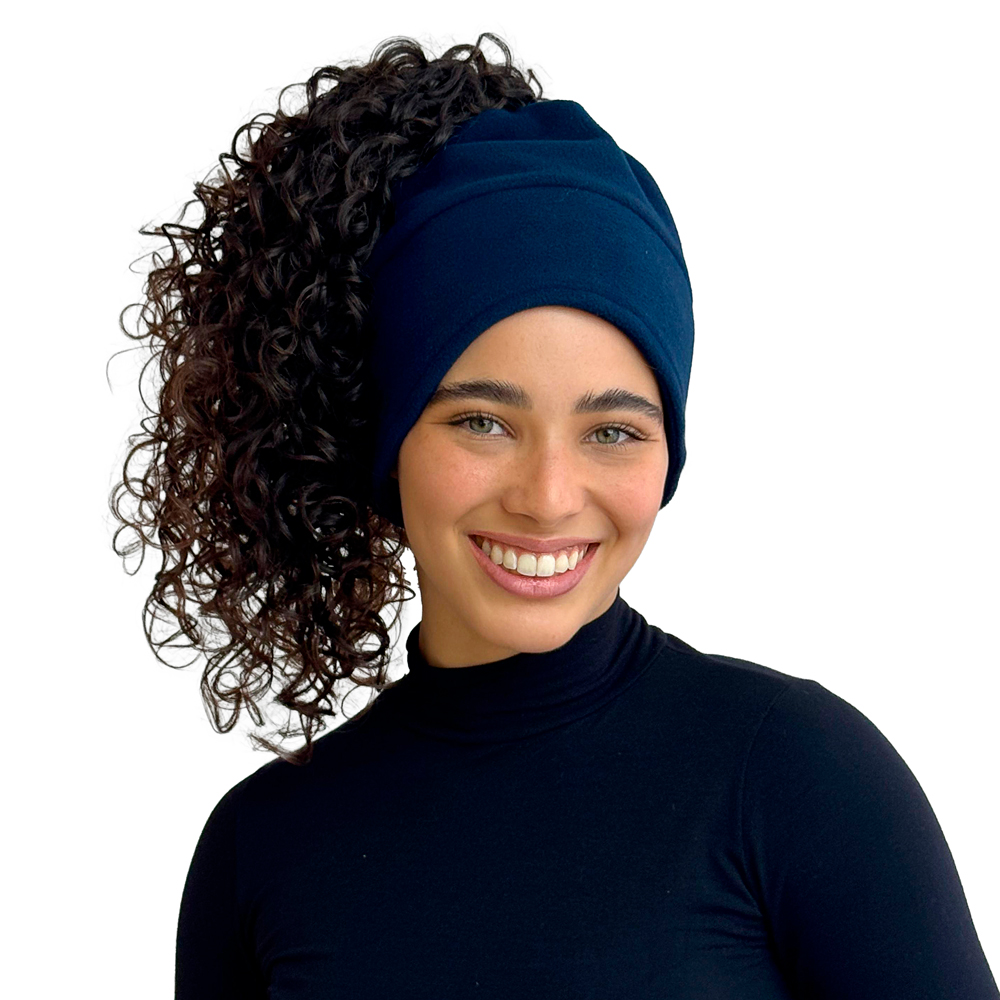 Cabelo cacheado azul turquesa