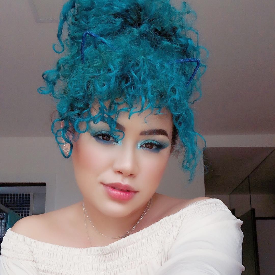 Franjas que Rejuvenescem: Opções para Cabelos Cacheados