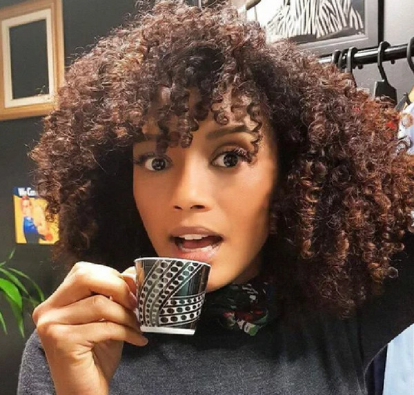 Wolf Cut para Cabelos Cacheados: O Corte Moderno que Você Precisa Conhecer