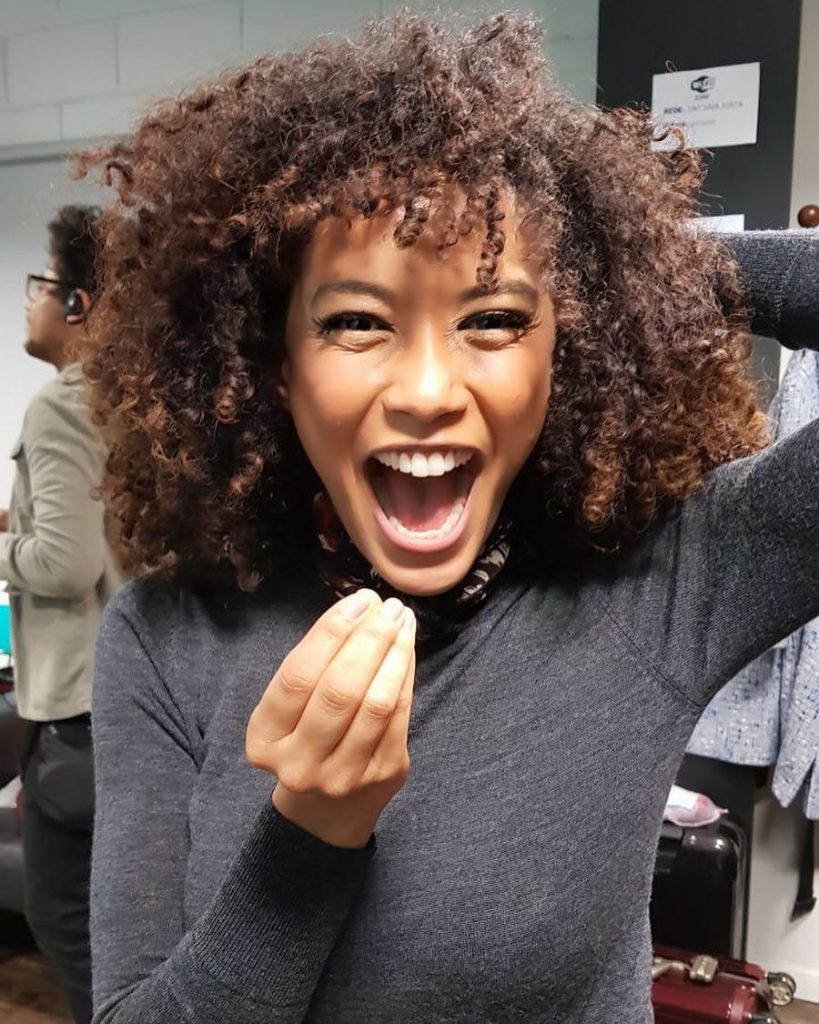 Wolf Cut para Cabelos Cacheados: O Corte Moderno que Você Precisa Conhecer