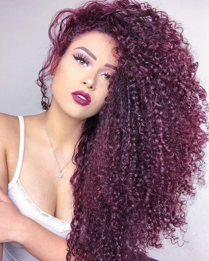 Cabelo cacheado lavanda