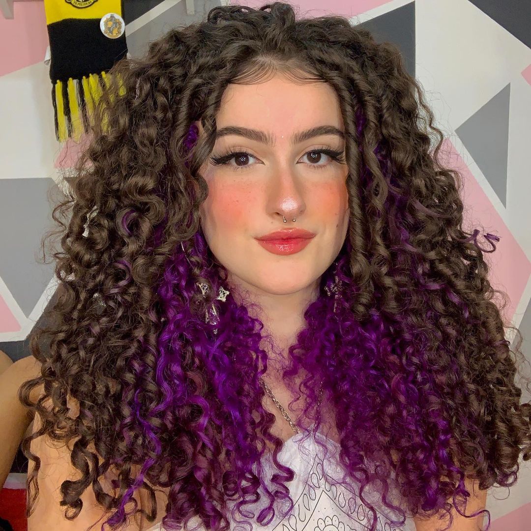 Cabelo cacheado roxo sem descolorir