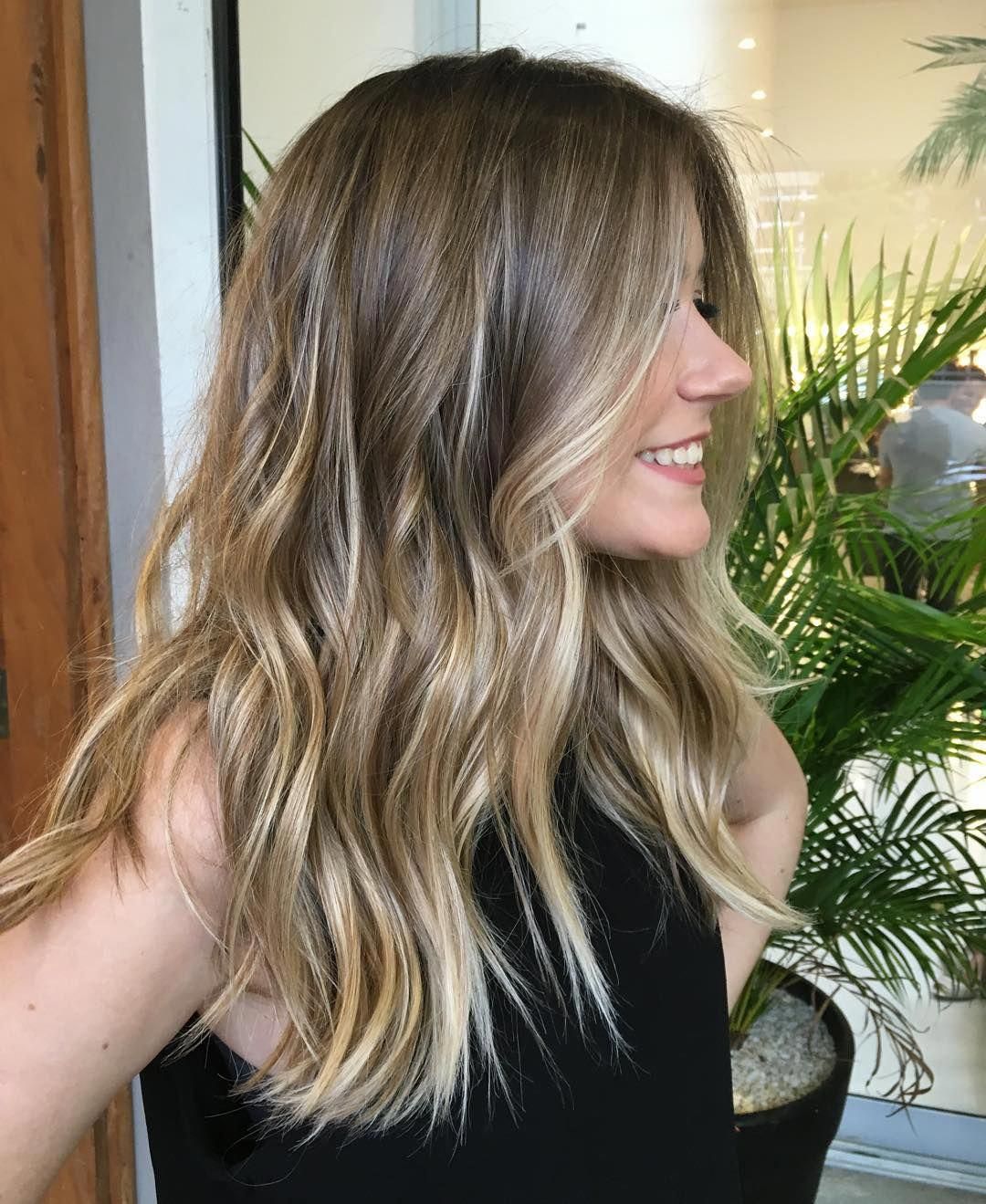 5 Ideias de Títulos para um Artigo sobre Cabelo Caramelo com Luzes:
1. Cabelo Caramelo com Luzes: O Guia Completo para o Visual Morena Iluminada Perfeito
2. Descubra os Segredos do Cabelo Caramelo: Tons