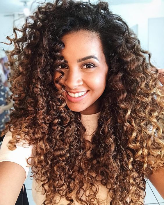 melhores tons de cabelo castanho claro para pele clara