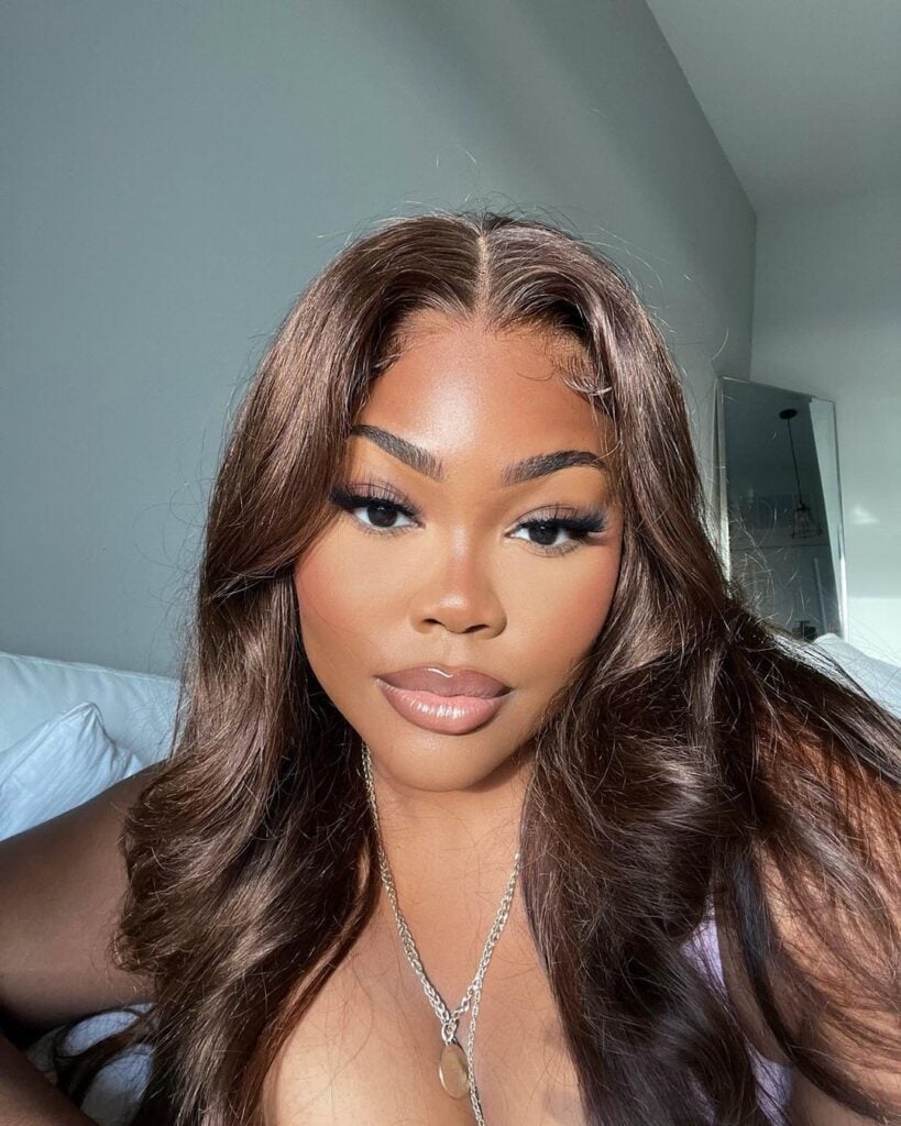 1. Guia Completo: Decapagem e Limpeza de Cor para Transformar Cabelos Escuros
2. Desvendando a Numeração das Tinturas: O que significam os números 5.7