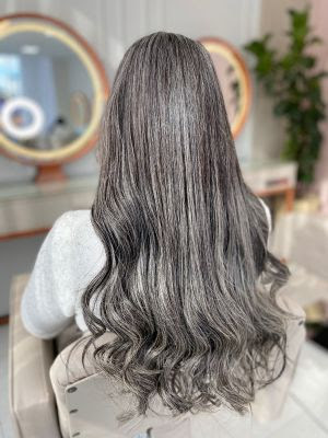 Guia Completo: Como Pintar o Cabelo de Cinza Perfeito em Casa