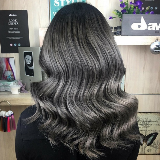 Cabelo Cinza: Os Segredos para Manter a Cor e Evitar o Amarelamento