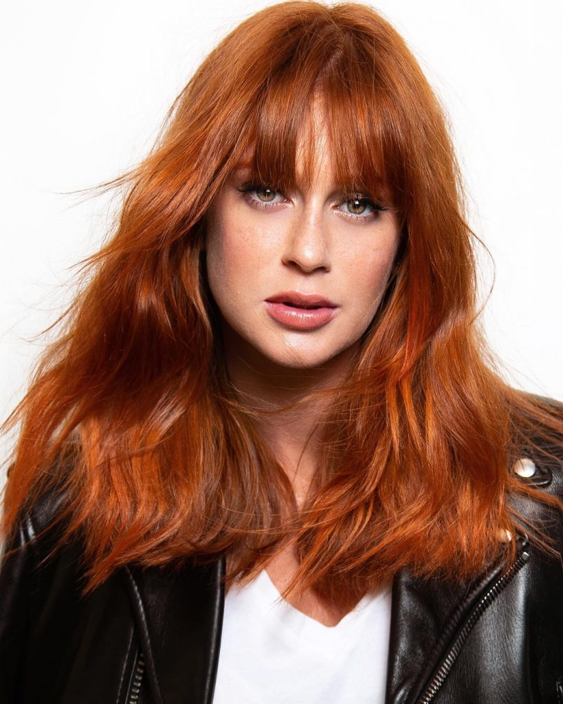 cabelo comprido com franja