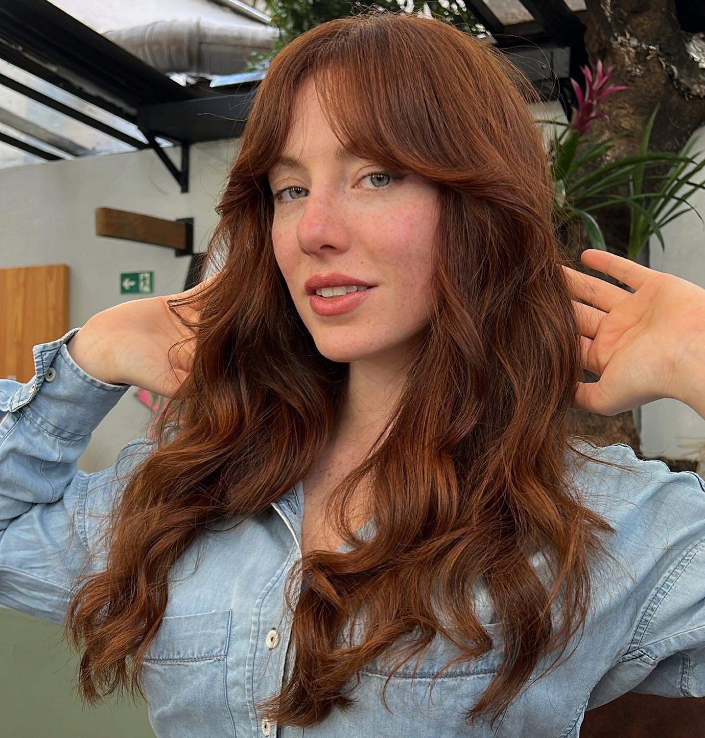 5 ideias de títulos:
1. Cabelo Longo com Franja: O Guia Completo para Escolher o Seu Estilo
2. Transforme Seu Visual: Os Melhores Cortes de Cabelo Longo com Franja
3. Franja Perfeita para Cada Formato de Rosto: Dicas de Especialistas
4. Tendências de Franjas para Cabelo Longo: Inspire-se em 2024/2025
5. Cuidados Essenciais para Manter Sua Franja Longa Sempre Impecável