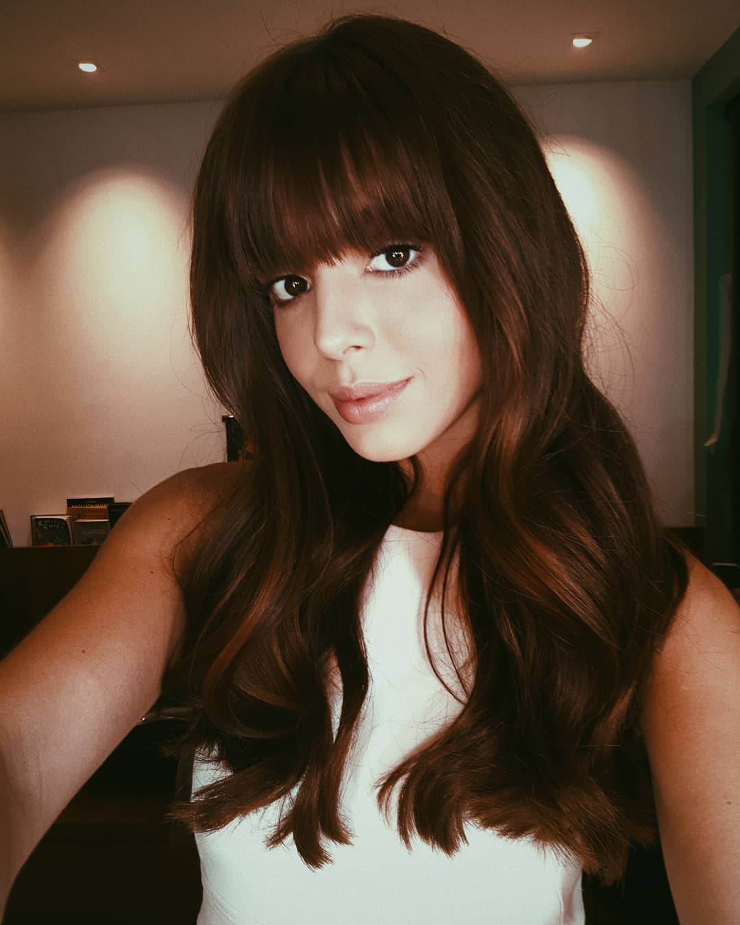 5 ideias de títulos:
1. Cabelo Longo com Franja: O Guia Completo para Escolher o Seu Estilo
2. Transforme Seu Visual: Os Melhores Cortes de Cabelo Longo com Franja
3. Franja Perfeita para Cada Formato de Rosto: Dicas de Especialistas
4. Tendências de Franjas para Cabelo Longo: Inspire-se em 2024/2025
5. Cuidados Essenciais para Manter Sua Franja Longa Sempre Impecável