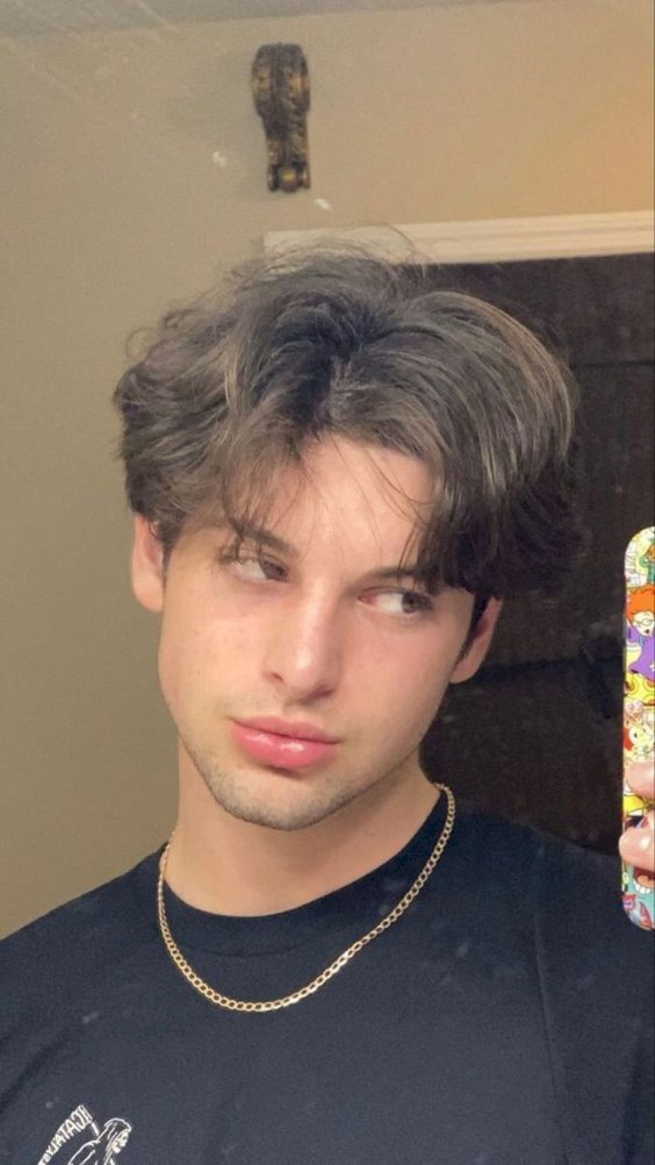 Como Fazer um Messy Look Autêntico de Astro do Rock