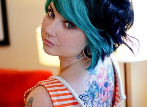 Pixie Colorido vs. Short Bob com Mechas: Qual Estilo Fantasia Combina Mais com Você?