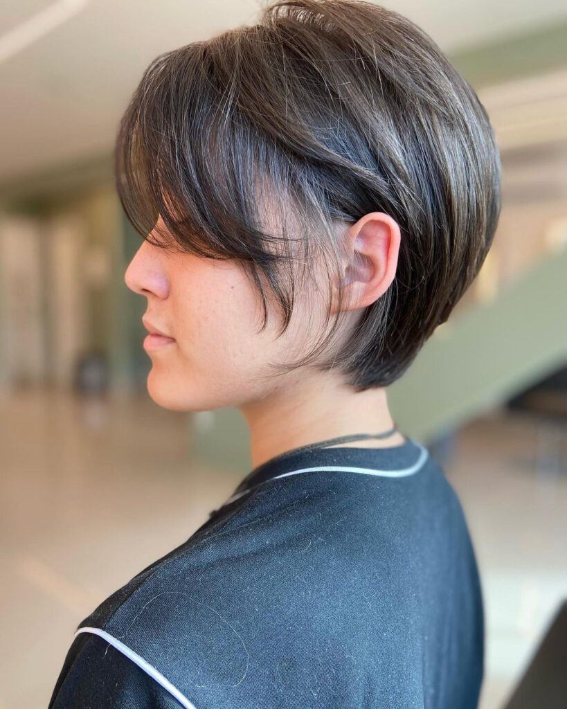 pixie cut com franja desfiada