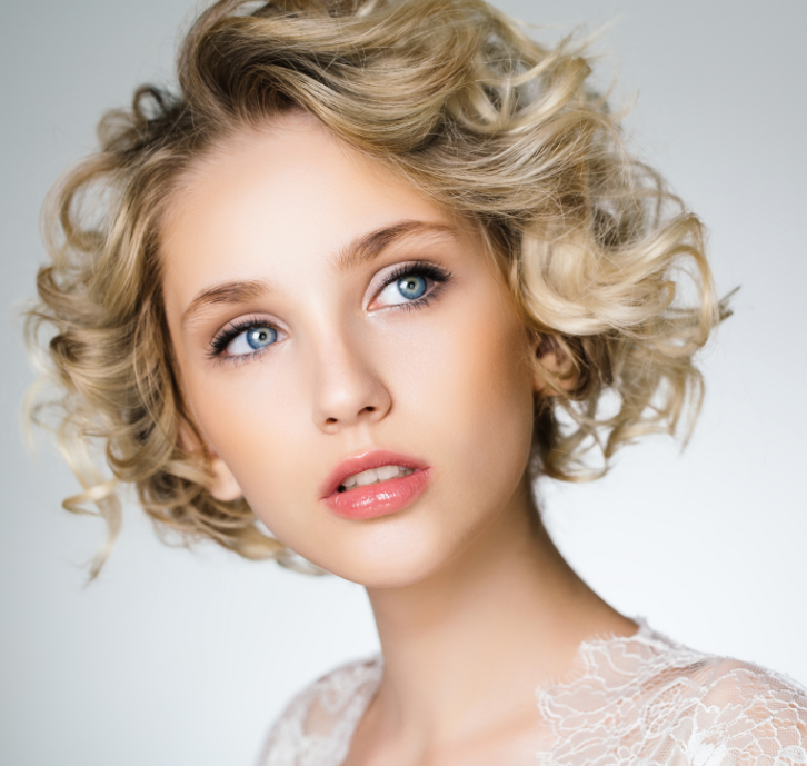 cabelo curto com luzes desfiado