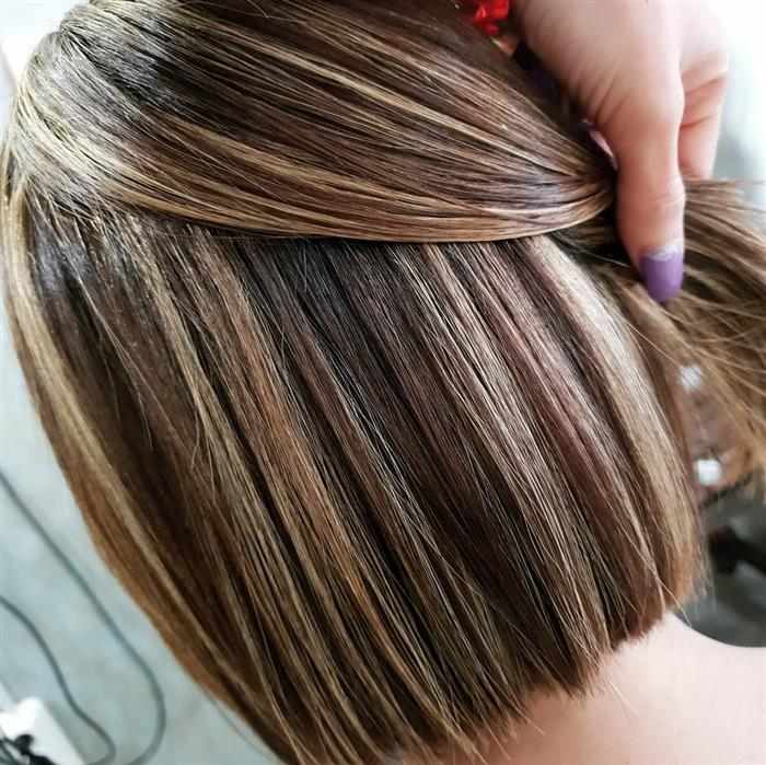 Cabelo Curto Com Mechas