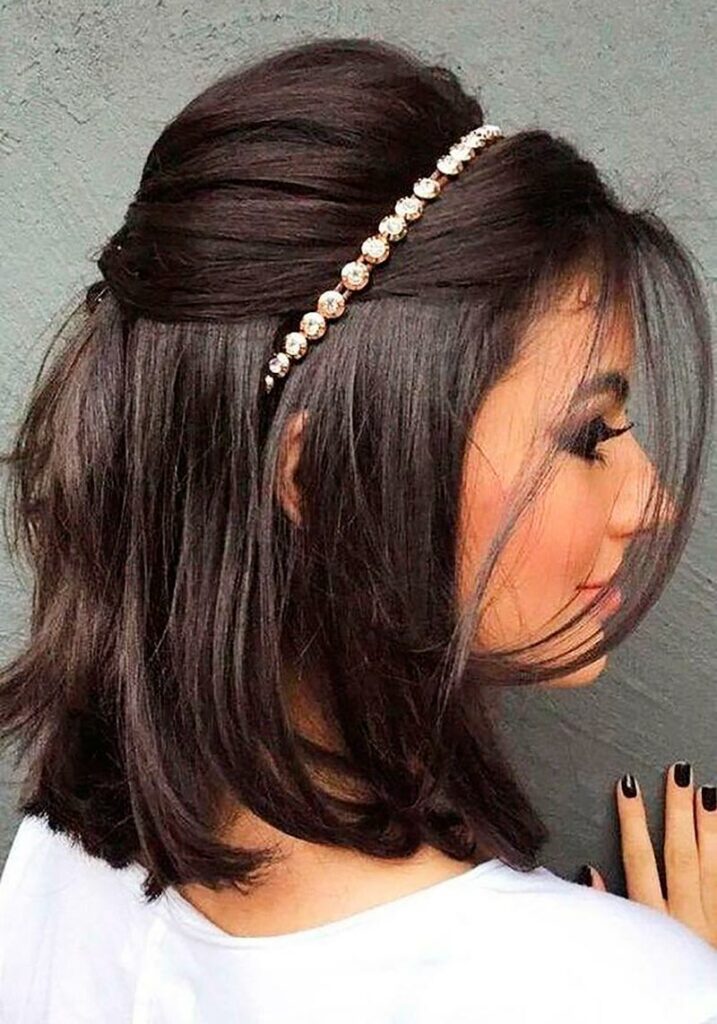 cabelo curto com tiara