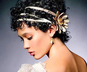 Tiaras para Noivas de Cabelo Curto: Elegância e Sofisticação no Grande Dia