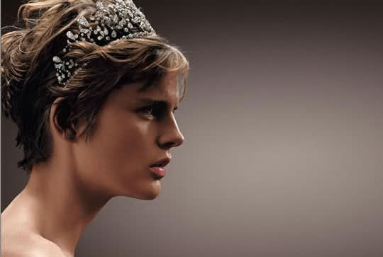 Como Usar Tiara para Disfarçar o Bad Hair Day em Cabelos Curtos