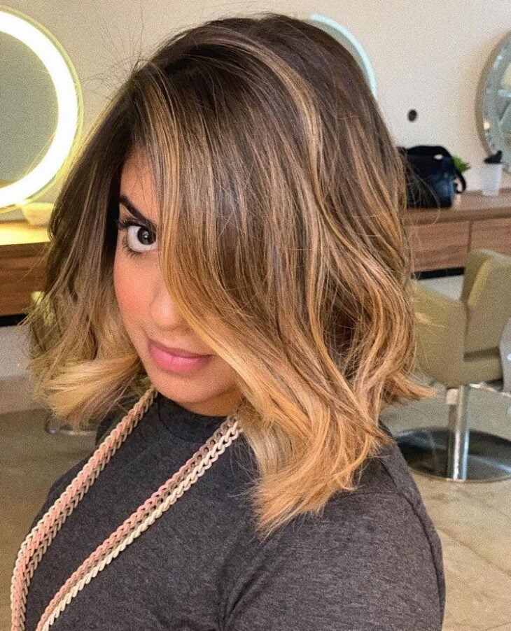 cabelo curto morena iluminada