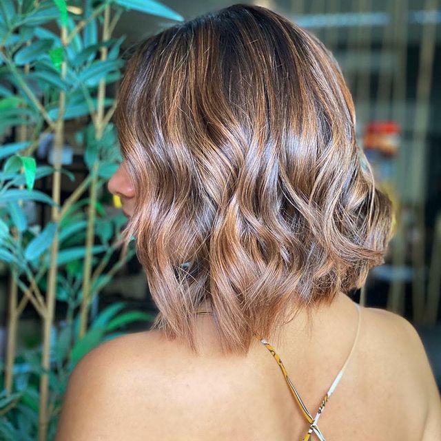 Cortes de Cabelo Curto que Valorizam a Morena Iluminada: Do Pixie ao Long Bob