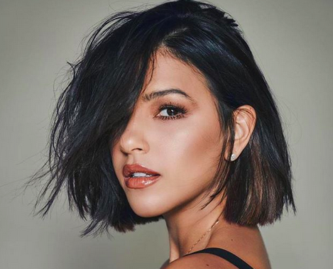 5 Ideias de Cortes na Altura dos Ombros para Renovar o Visual
Guia Completo: Como Cuidar do Seu Corte Médio
Long Bob vs. Blunt Bob: Qual o Corte Ideal Para Você?
Shaggy Hair e French Bob: Os Cortes Queridinhos do Momento
As Vantagens Surpreendentes do Cabelo na Altura dos Ombros