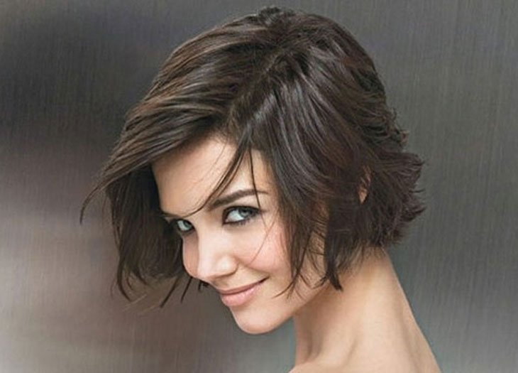 cabelo curto no ombro feminino
