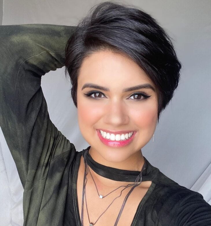 cabelo curto no ombro liso preto