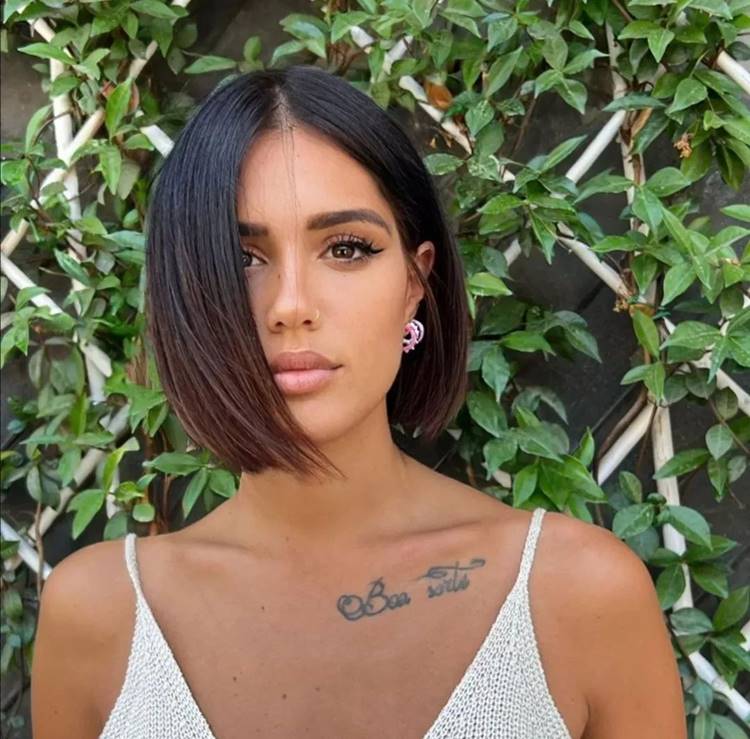 cabelo curto no ombro liso preto