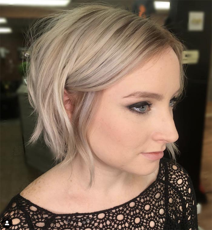 como estilizar franja lateral longa em cabelo curto rosto redondo