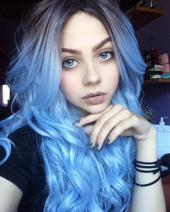 Cabelo Azul: Mitos e Verdades sobre a Manutenção da Cor
