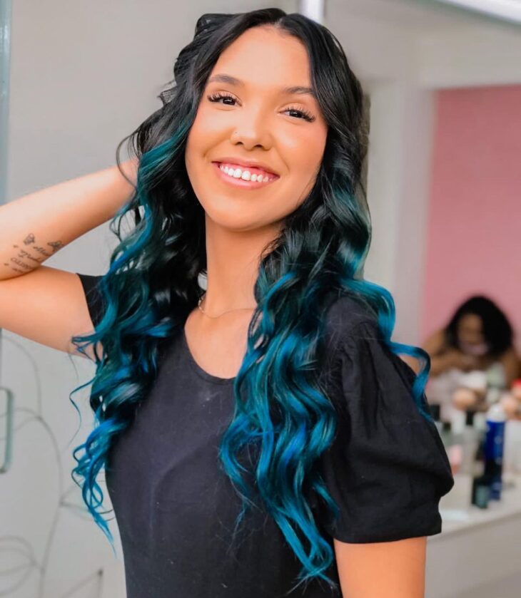 Cabelo Azul: Mitos e Verdades sobre a Manutenção da Cor