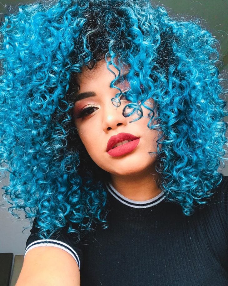 Guia Completo: Como Descolorir o Cabelo para Tons de Azul Vibrantes
