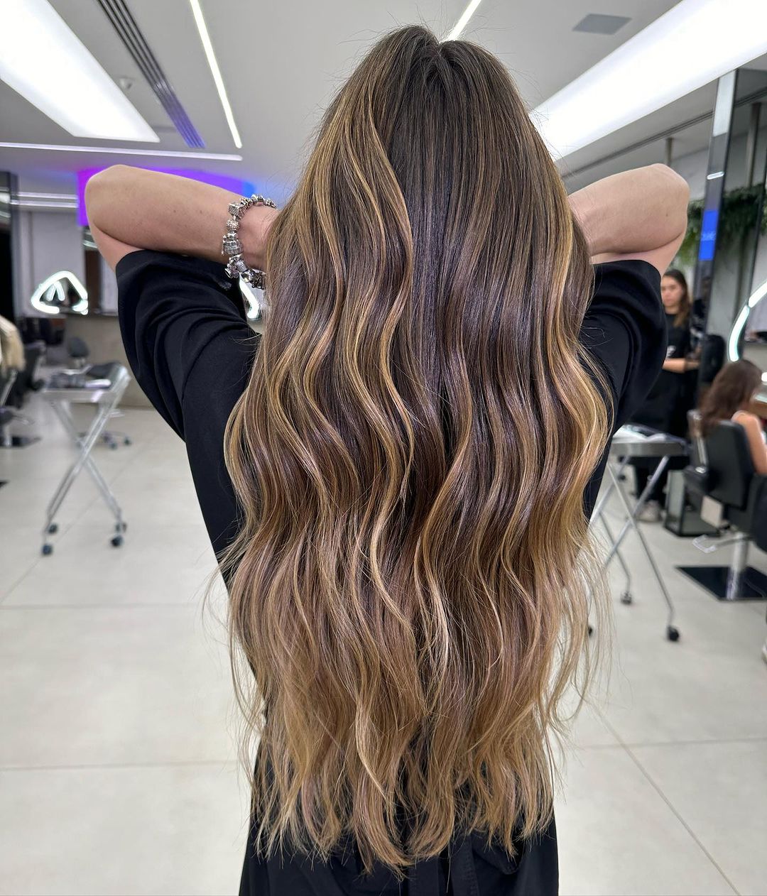 cabelo feminino com mechas