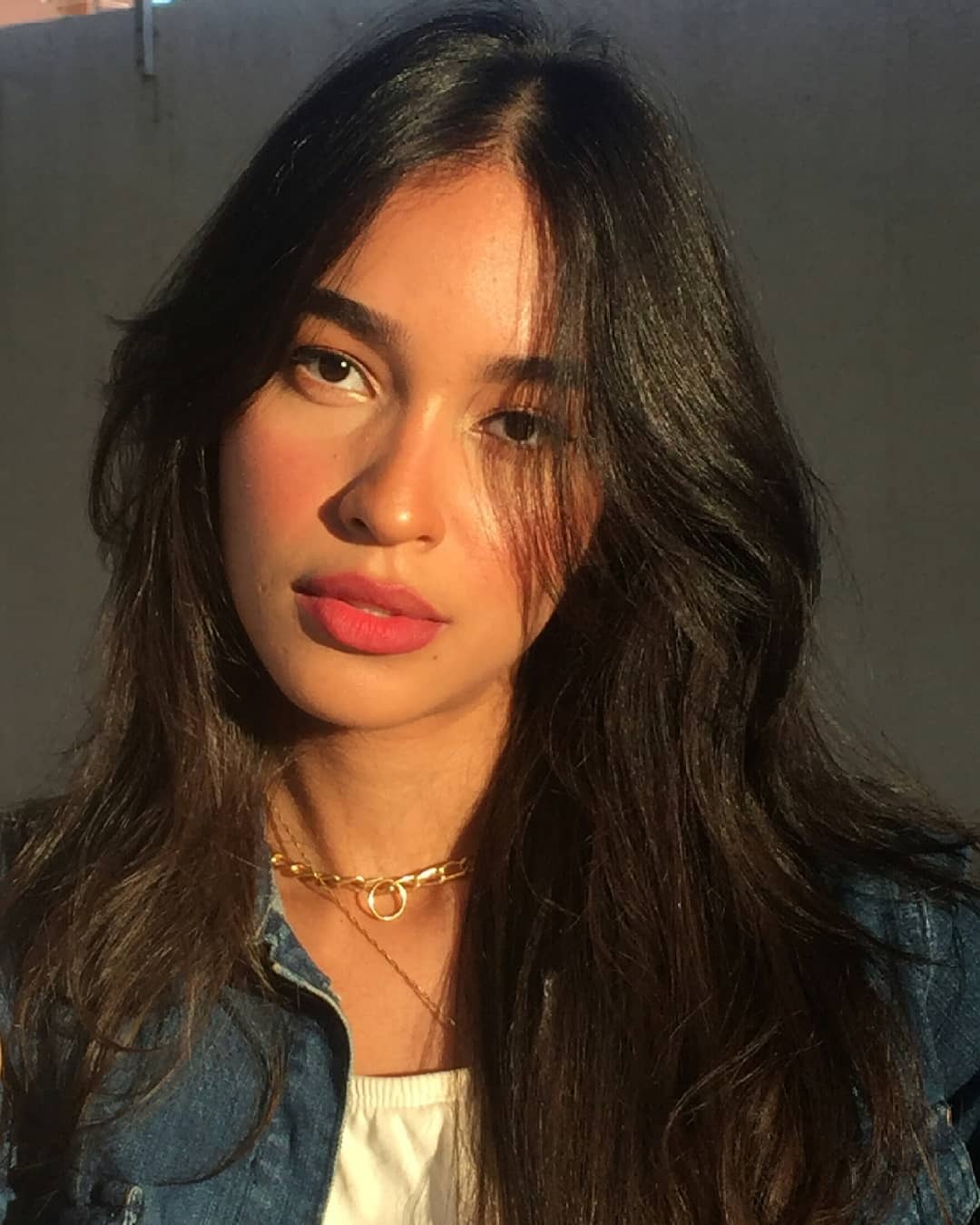 5 ideias de títulos:
1. Franja Longa: O Guia Completo para Transformar Seu Visual
2. Descubra o Estilo de Franja Longa Perfeito para o Seu Rosto
3. Dicas de Manutenção e Styling para Franjas Longas Impecáveis
4. Franja Longa vs. Curta: Qual a Melhor Escolha para Você?
5. Os Benefícios Surpreendentes da Franja Longa para Rejuvenescer