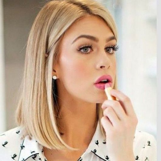 Franja Cortininha: O Charme Retrô que Transforma Seu Visual de Cabelo Médio Liso