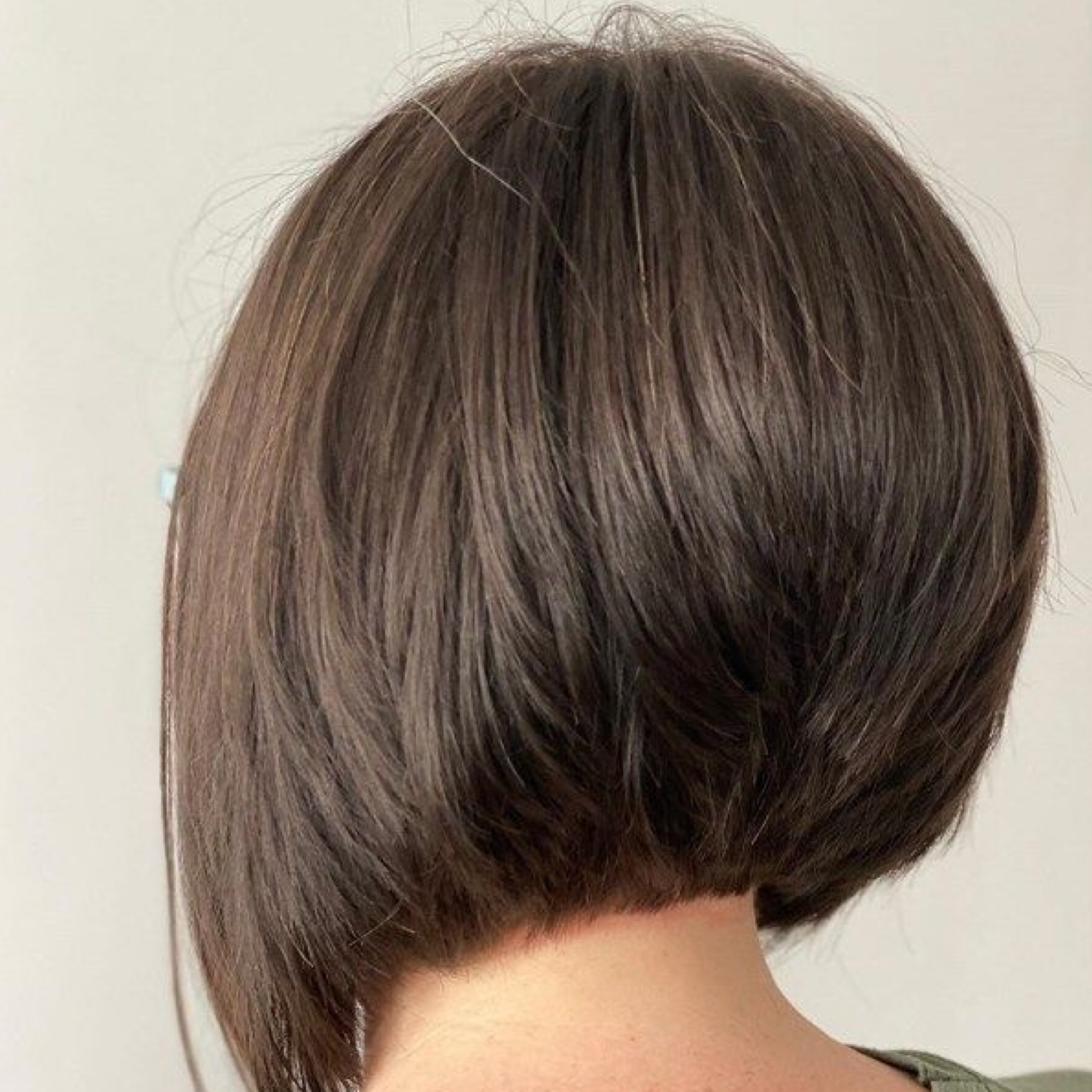 Undercut Feminino: Ousadia e Estilo com Nuca Raspada e Desenhos Exclusivos