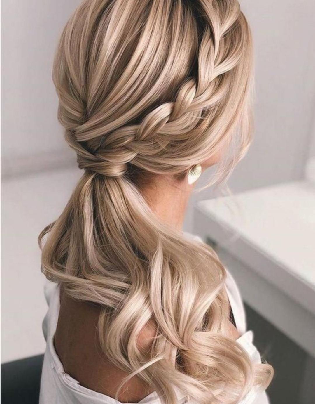 Casamento de Dia vs. Casamento à Noite: Qual Penteado Escolher?