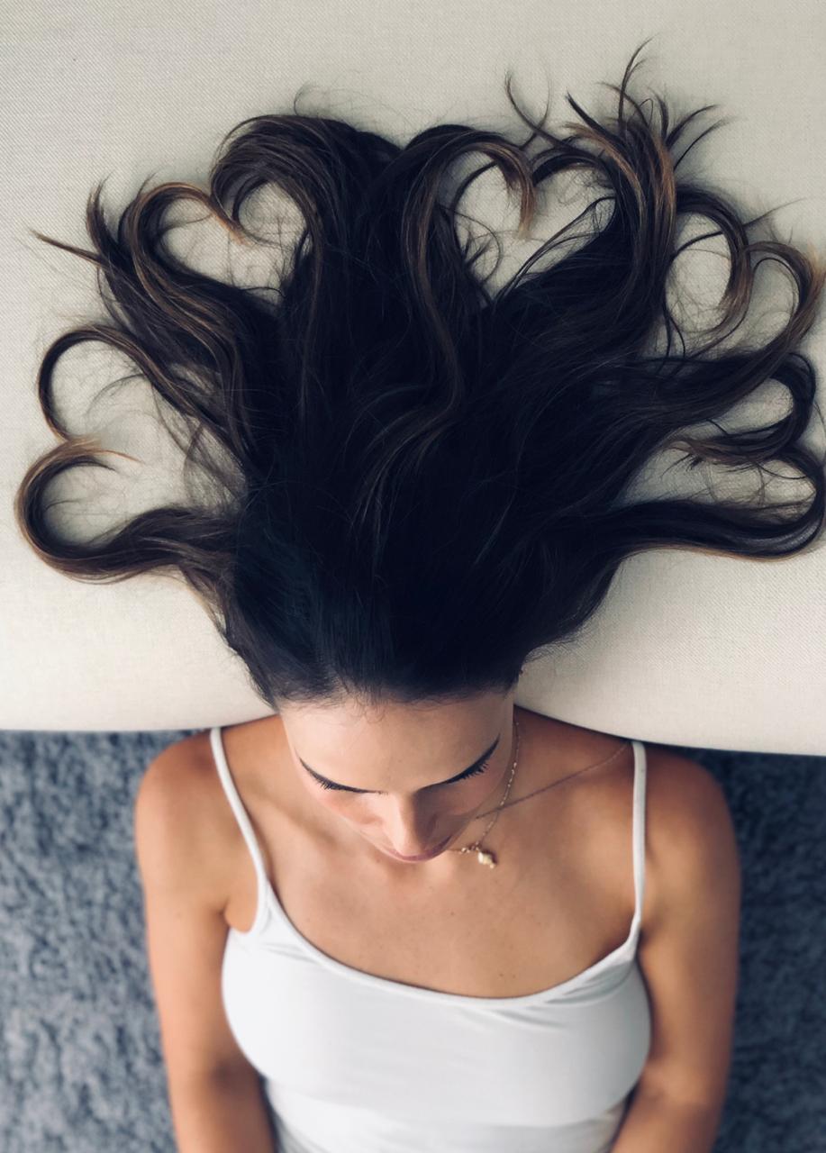 Texturas para Cabelo Preto Longo: Do Liso Espelhado às Ondas Volumosas