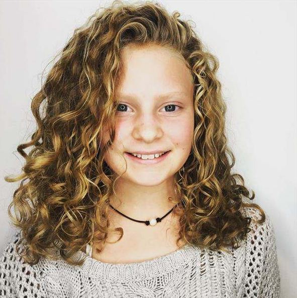 cabelo infantil feminino cacheado