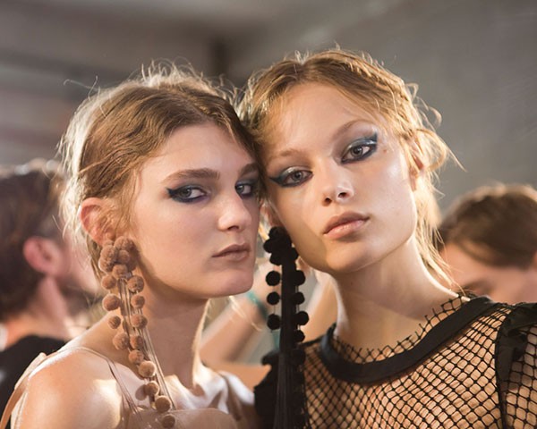 5 ideias de títulos:
1. Desvendando o