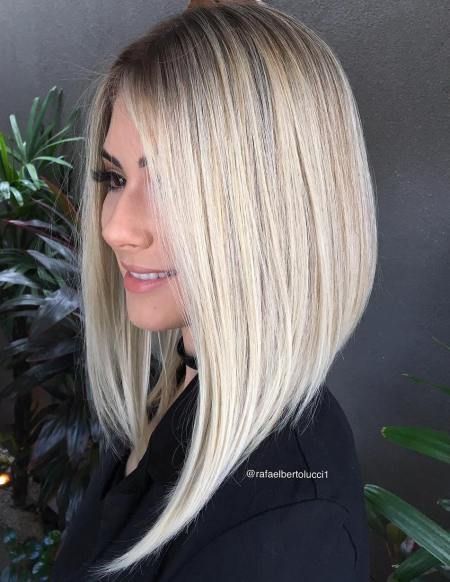 Long Bob com Luzes: Técnicas de Balayage e Root Shadow para um Loiro Perfeito