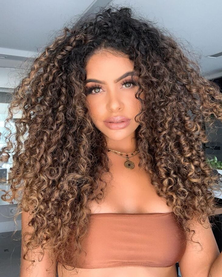 cabelo longo com luzes