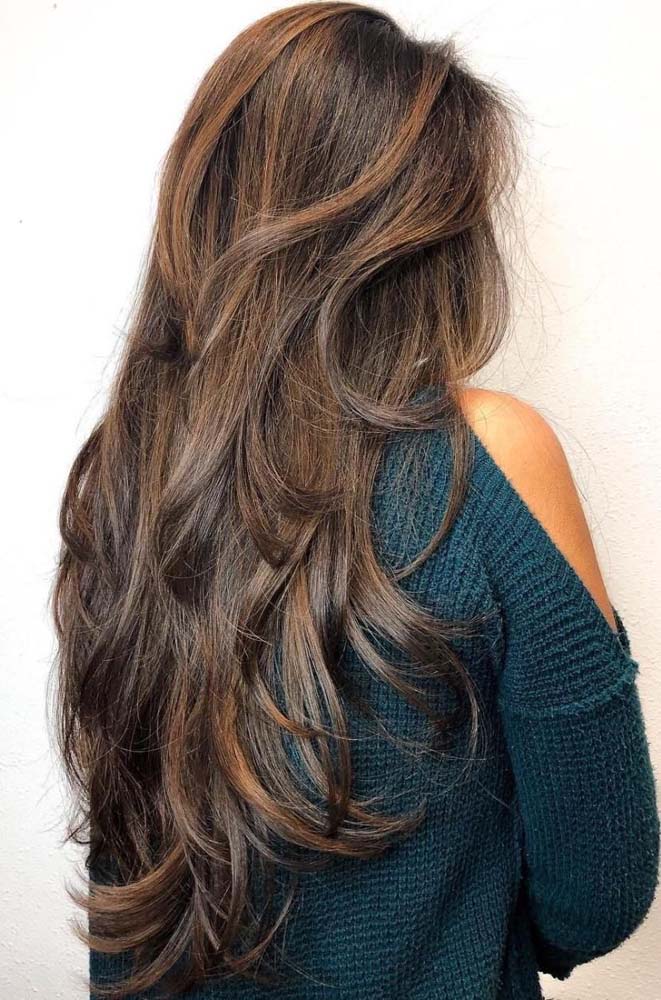cabelo longo em camadas de costas