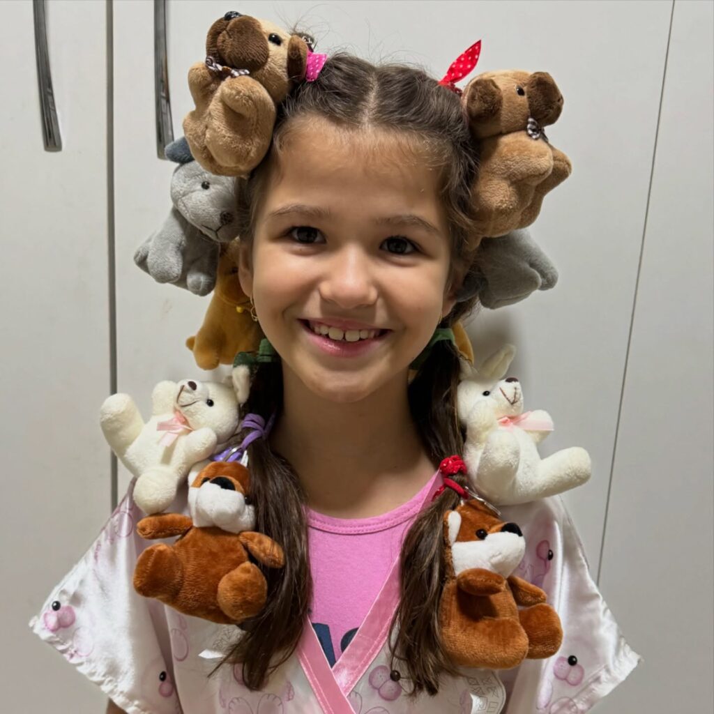 5 Ideias de Penteados Malucos para Meninas: Crie Diversão e Criatividade!
Como Fazer um Penteado Maluco em Casa: Passo a Passo Simples
Penteado Maluco com Materiais Recicláveis: Sustentabilidade e Diversão
Dia do Cabelo Maluco: Ideias Criativas para Inspirar as Crianças
Transforme o Cabelo em Arte: Penteados Malucos para Ocasiões Especiais