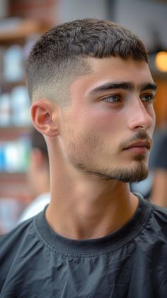 5 ideias de títulos para posts sobre corte máquina 5:
1. Máquina 5: O Guia Completo para o Corte Perfeito
2. Buzz Cut com Máquina 5: Estilo e Praticidade para o Homem Moderno
3. Como Fazer um Degradê com a Máquina 5: Passo a Passo
4. Máquina 5: A Escolha Ideal para Disfarçar Falhas e Valorizar o Rosto
5. Cortes Masculinos com Máquina 5: Tendências e Inspirações