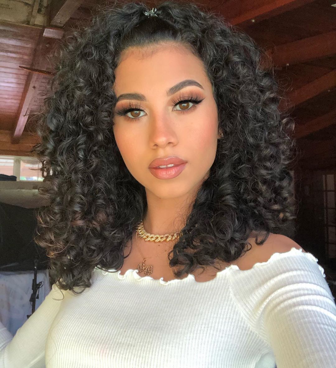 cabelo medio cacheado