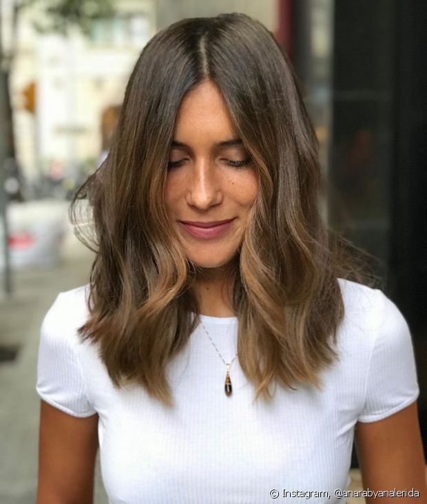 cabelo médio ondulado