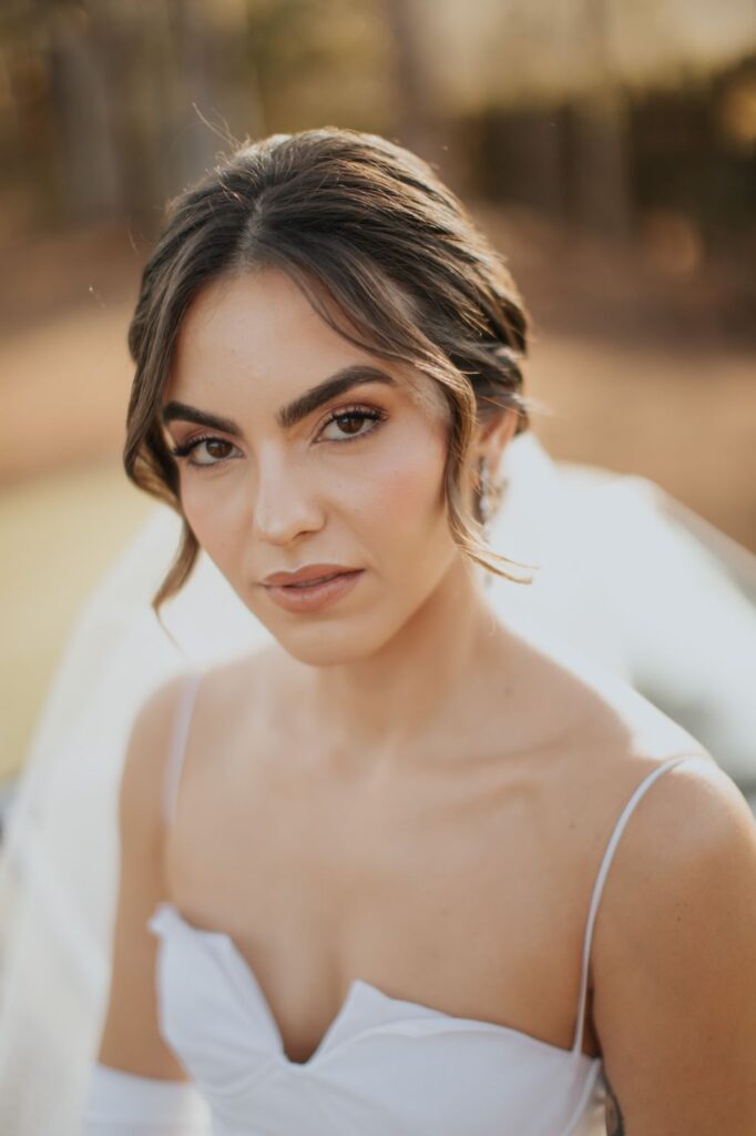 5 Títulos para Posts Satélites:
1. Penteados de Noiva 2026: O Guia Completo para o Seu Grande Dia
2. Cabelo Cacheado de Noiva: Dicas e Inspirações para Brilhar
3. Acessórios de Cabelo para Noivas: Como Escolher a Peça Perfeita
4. Coques e Semi-Presos: As Tendências de Penteados que Vão Dominar 2026
5. Bridal Stylist: A Aliada Essencial para o Penteado dos Sonhos