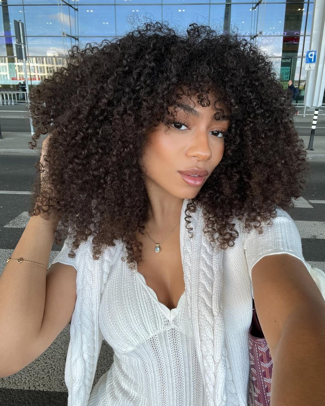 cabelo ondulado com franja